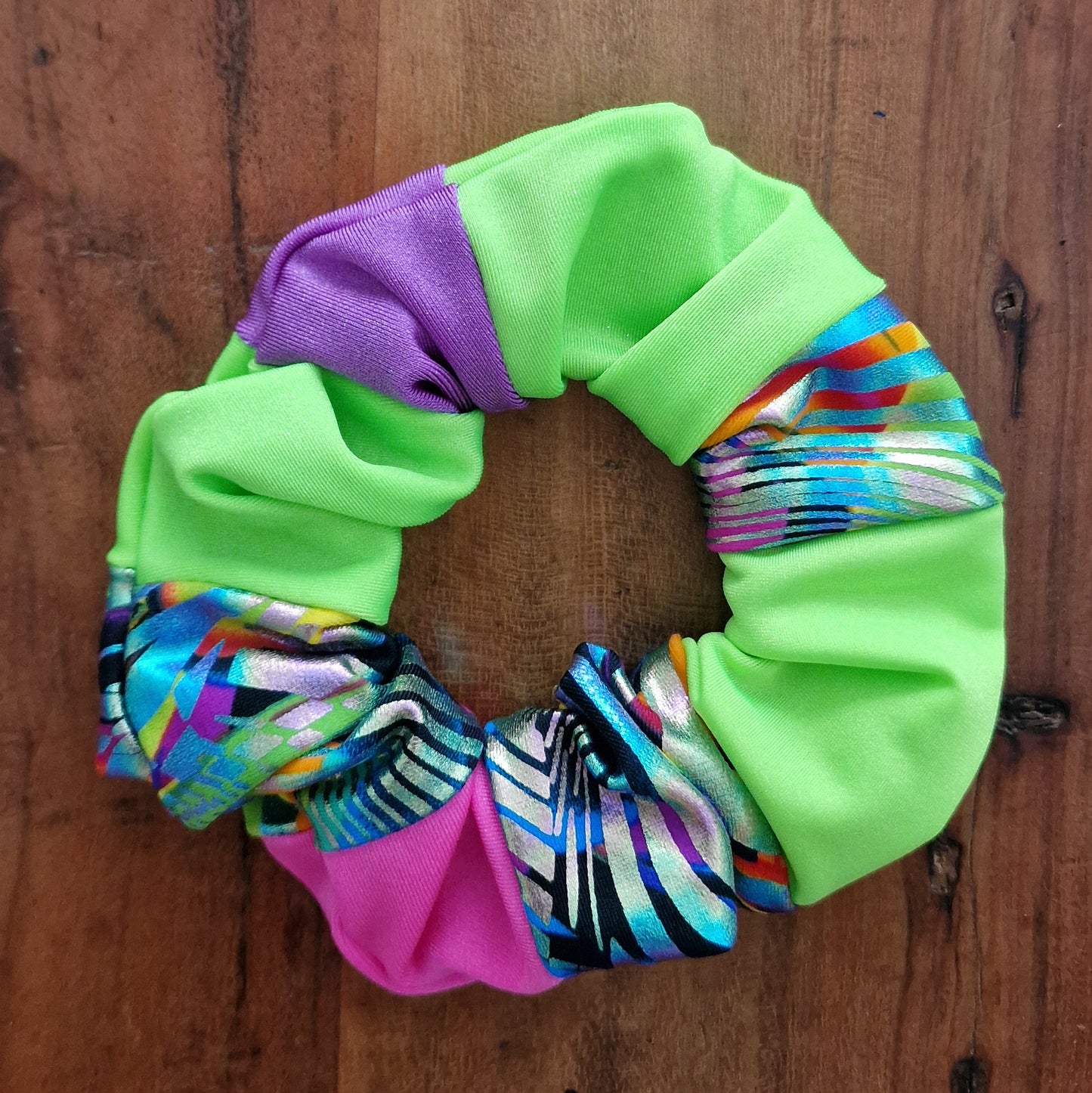 Scrunchie Zero Waste de Retales: Colores Únicos y Consciencia